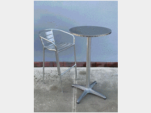 10 sedie e 4 tavoli da esterno in alluminio 